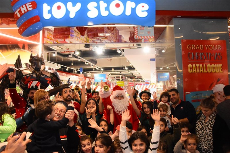 Biggest Christmas Reveal event at Toy Store-ABC Verdun